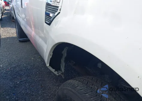 2009 Ford F-250 Xl/Xlt z USA, uszkodzony, nr VIN 1FTNF215X9EA01943